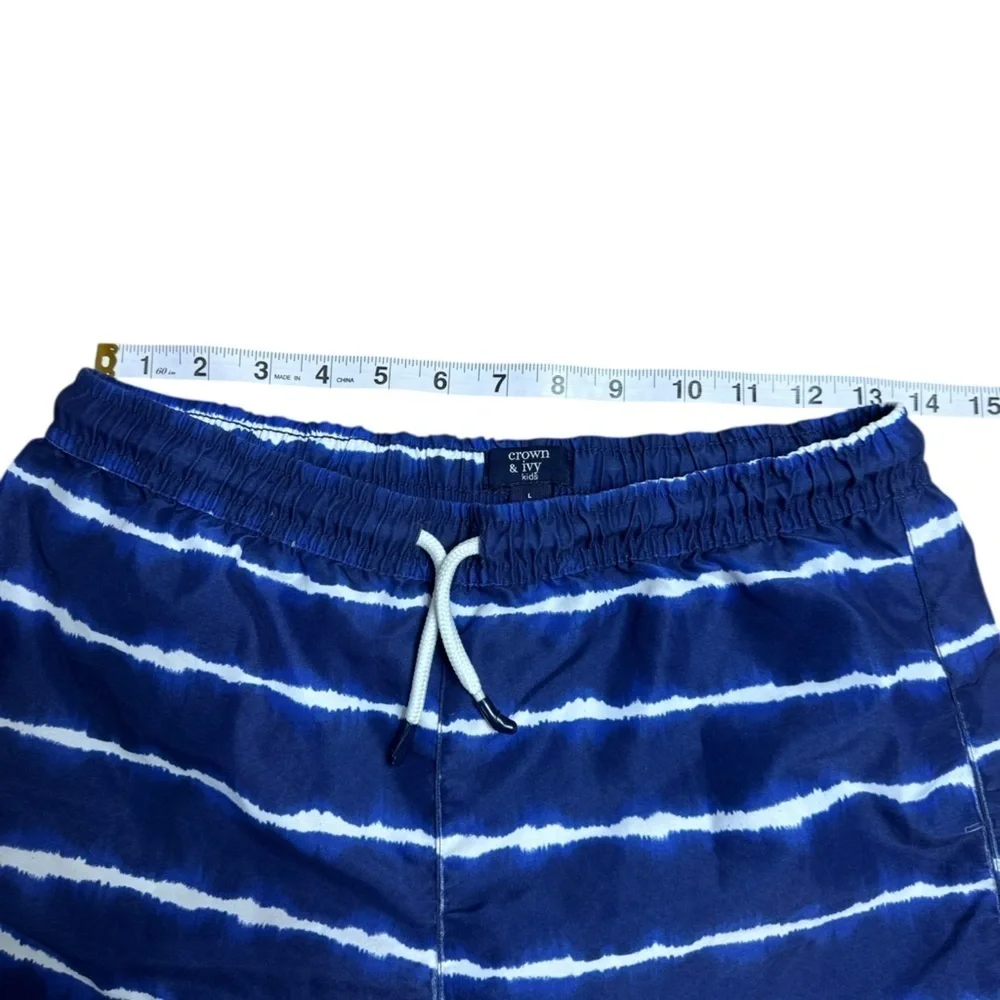 Crown & Ivy kids  blue and white Swim Trunks lg sw10